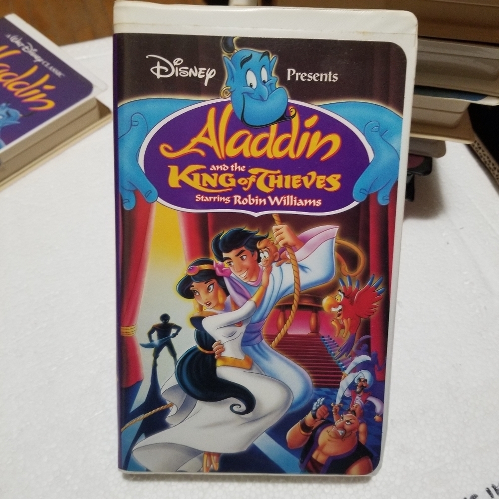 5 for 20$.... Walt Disney presents Aladdin and the King of Thieves VHS Movie